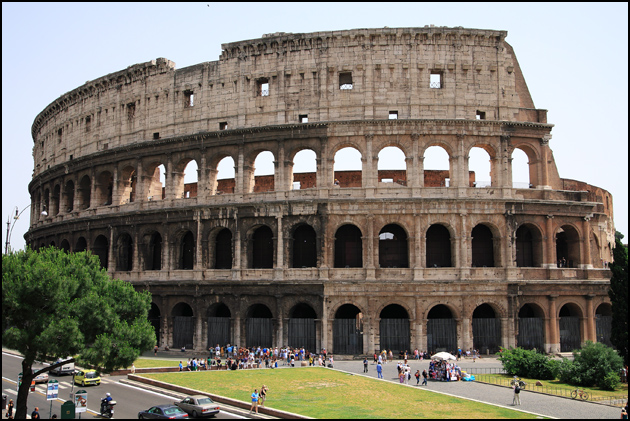 Colosseum-facade