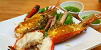 Laem Cha Reson seafood restaurant Bangkok