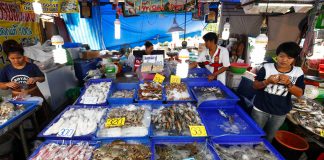 Lan Pho Fish Market Pattaya