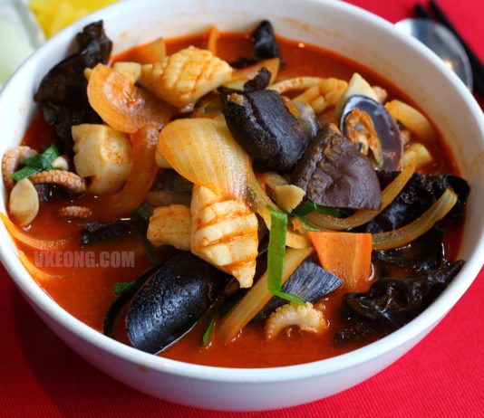 Budoljang-Spicy-Seafood-Noodle