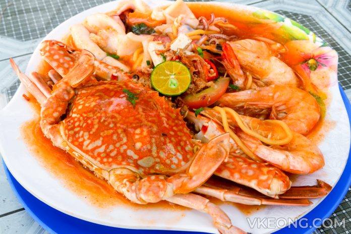 Pak-Tam-Mee-Seafood-Penang By The Beach Teluk Kumbar